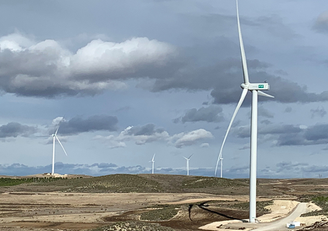 Foto ENEL GREEN POWER ESPAÑA CONECTA A LA RED EL PARQUE EÓLICO CAMPOLIVA I, SITUADO EN VILLAMAYOR DE GÁLLEGO (ZARAGOZA).